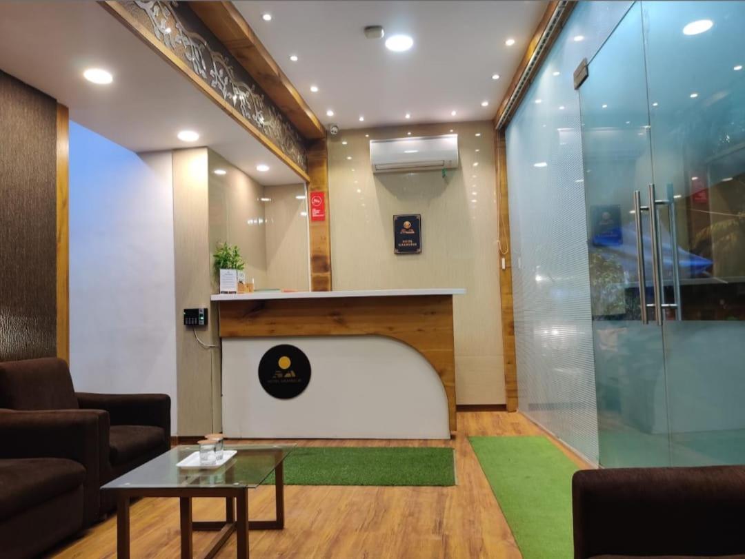 Grandeur By Avion Palace Near T2 International Airport Mumbai Bagian luar foto
