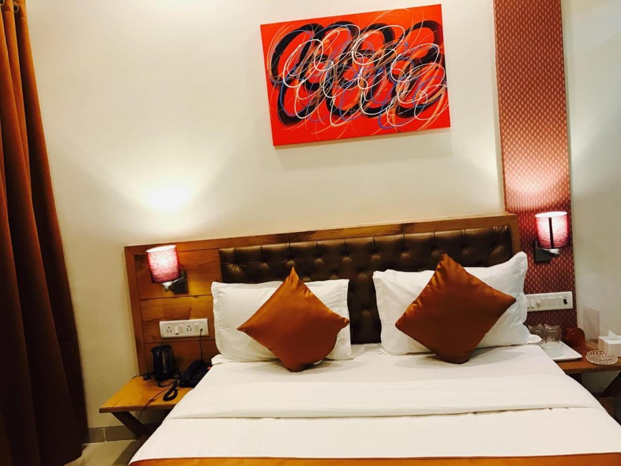Grandeur By Avion Palace Near T2 International Airport Mumbai Bagian luar foto