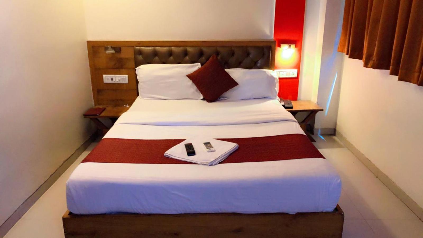Grandeur By Avion Palace Near T2 International Airport Mumbai Bagian luar foto